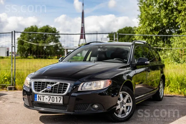 Volvo Volvo V70 ar 2.4 litru dīzeļdzinēju un automātisko