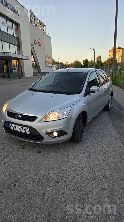 Ford Pārdodu Ford Focus 1.6 benzīna automašīnu labā stā