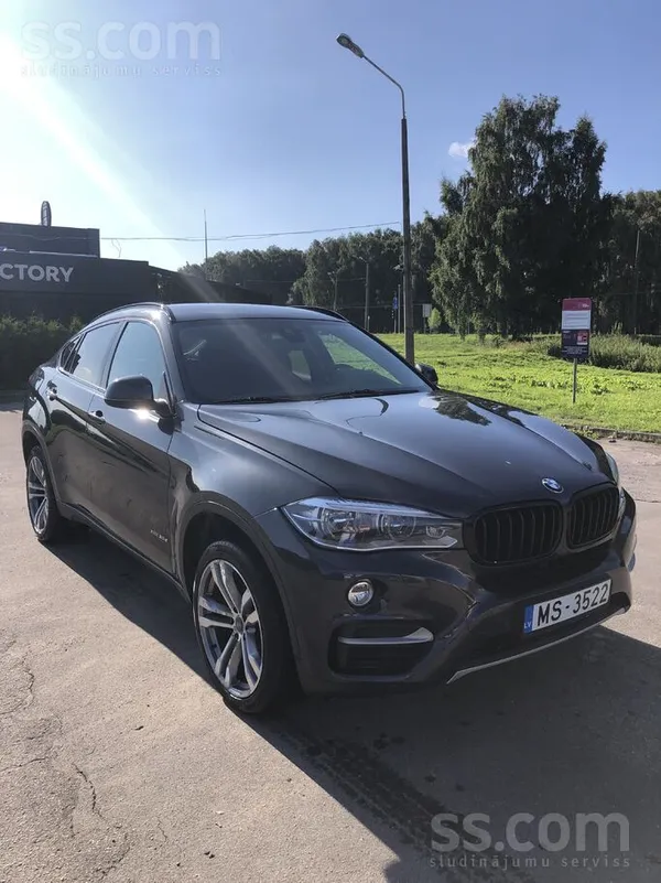 Pārdodu BMW X6 labā stāvoklī. Pēdējos sešus gadus viens īpašnieks. Automašīn