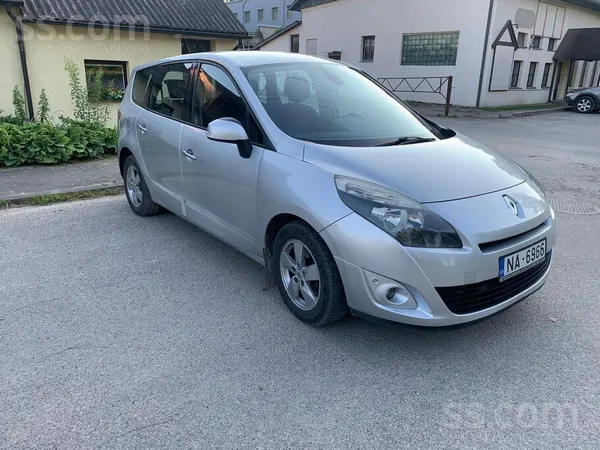 Renault Pārdod Renault grand scenic ar 5 sēdvietām. 1.9d 9