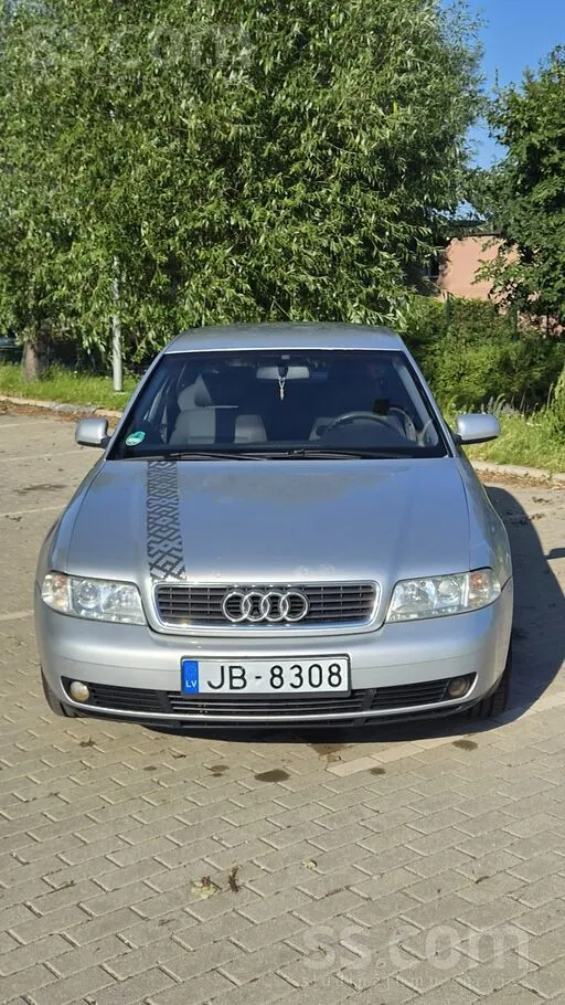 Audi Pārdod tehniski labā stāvoklī A4, motors strādā be