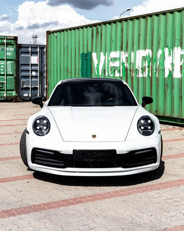 992 Carrera 4 - pilnpiedziņa. 
385 zs
Sport chrono paka
Sporta izplūde
A