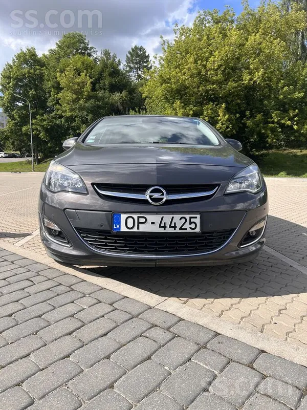 Opel Pārdod labu, skaistu mašīnīti. Daudz ekstru, tikko