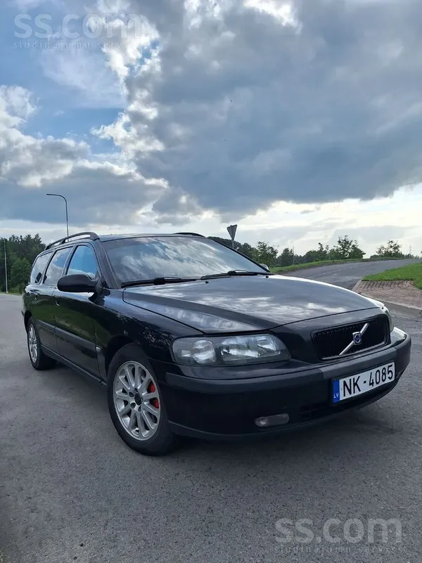 Volvo Pārdodu volvo v70 2002 gada 2.4d 120kw motors, man