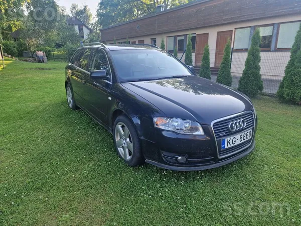 Audi Stāv bez pielietojuma. Ķēdes vajadzētu mainīt. Atr