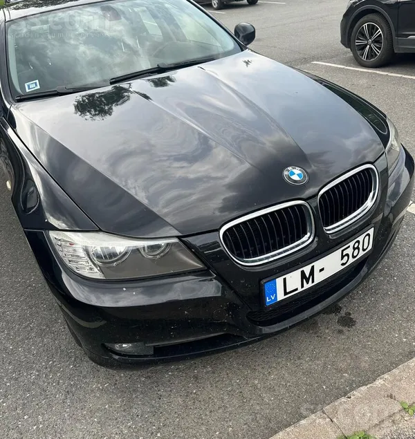 BMW Pārdodu koptu un uzticamu melnas krāsas BMW 3. sēr