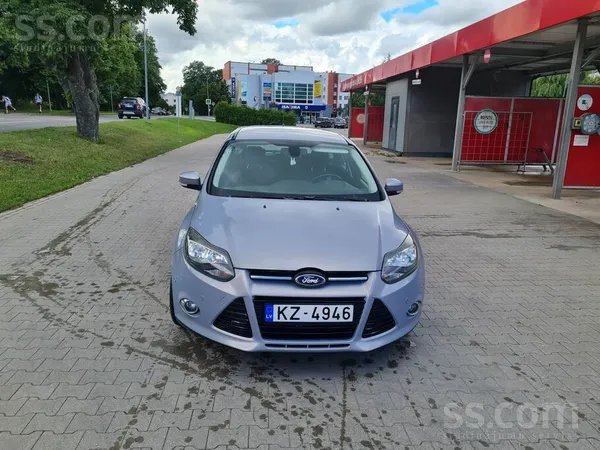 Ford Pārdod Ford Focus, 2013. gads
