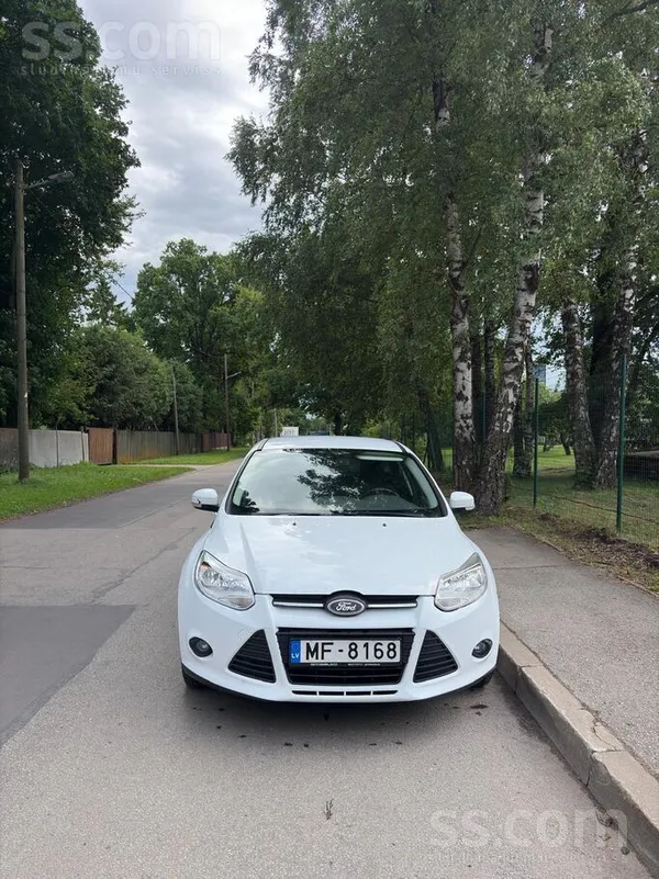 Ford Pārdod Ford Focus, 2012. gads