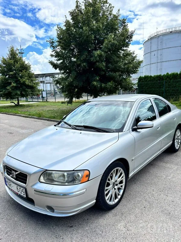 Volvo Автомобиль продается в связи с переездом заграницу