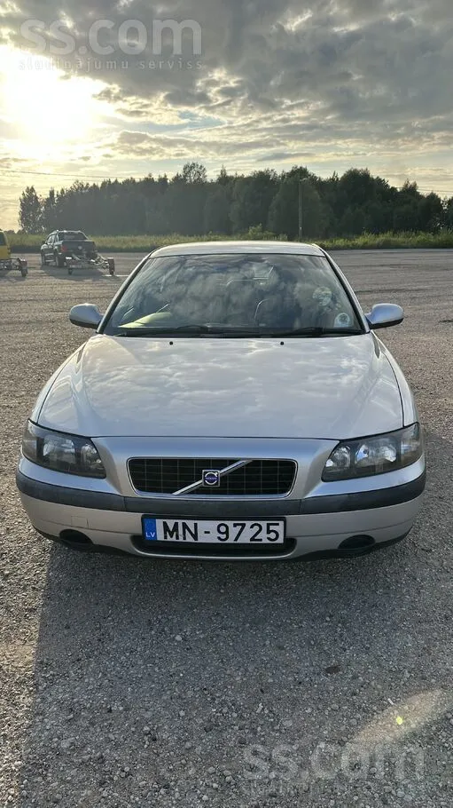 Volvo S60 2004.g. 2.0 Turbo Benzīns (132 kW). TA līdz 2027. gada janvārim. P