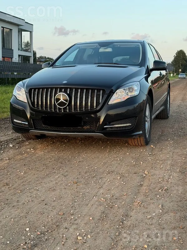 Mercedes Pārdodu Mercedes-Benz R350, 2012.g. (7 vietas)