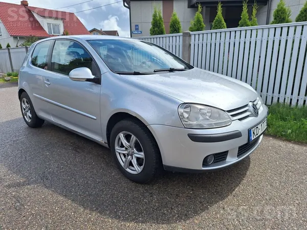 Volkswagen Pārdodu sievas WV Golf 5, labā tehniskā stāvoklī, 