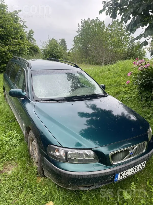 Volvo Pārdodu remontējamu auto bez skates. Audi 2, 5 mot