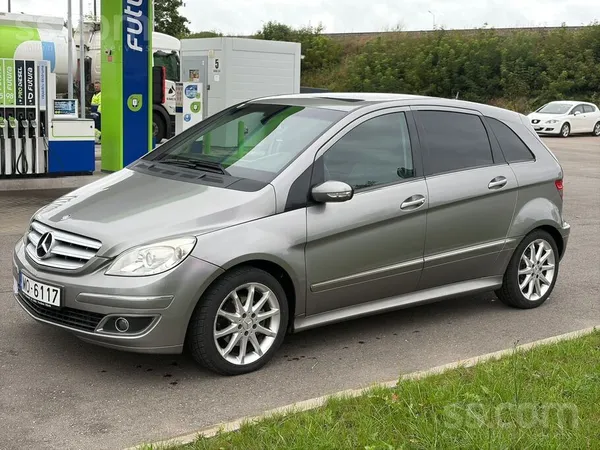 Mercedes Pārdodu Mercedes-Benz B 200 ar 2.0 benzīna dzinēju