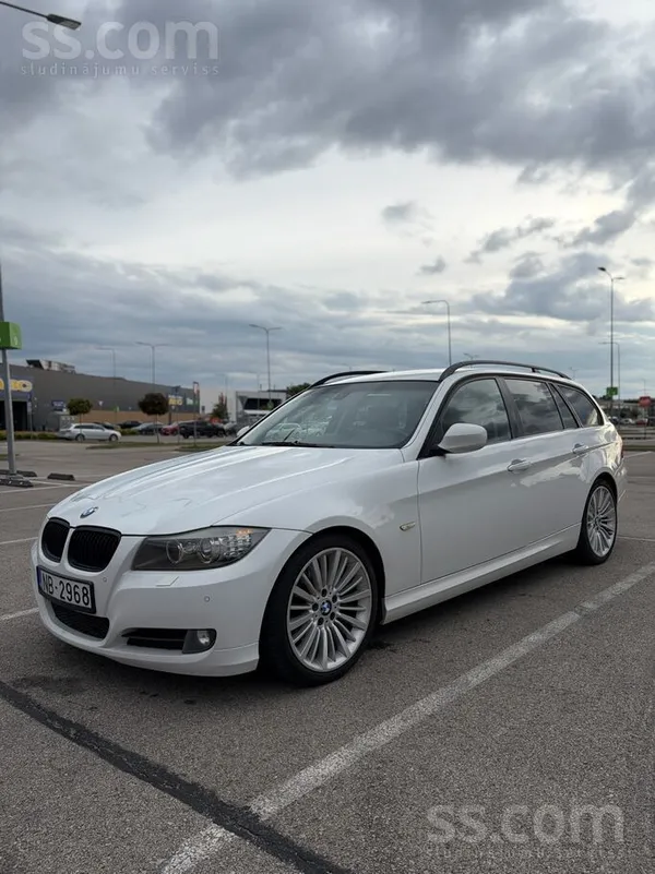 BMW Pārdodu koptu un uzticamu BMW 320d. Auto ir labā t