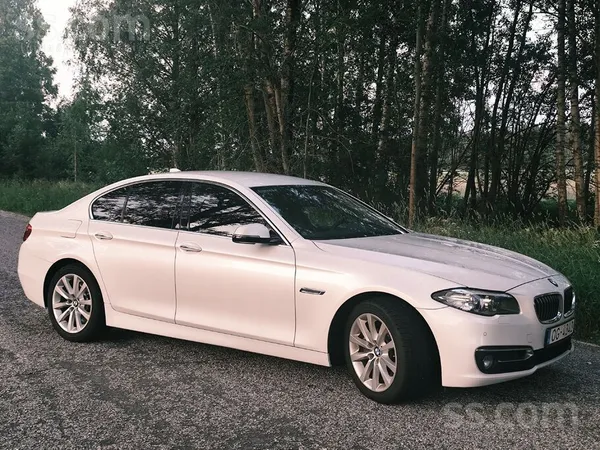 BMW Pārdodu BMW 530D Xdrive ( 190 kw ), krāsa-baltā pē