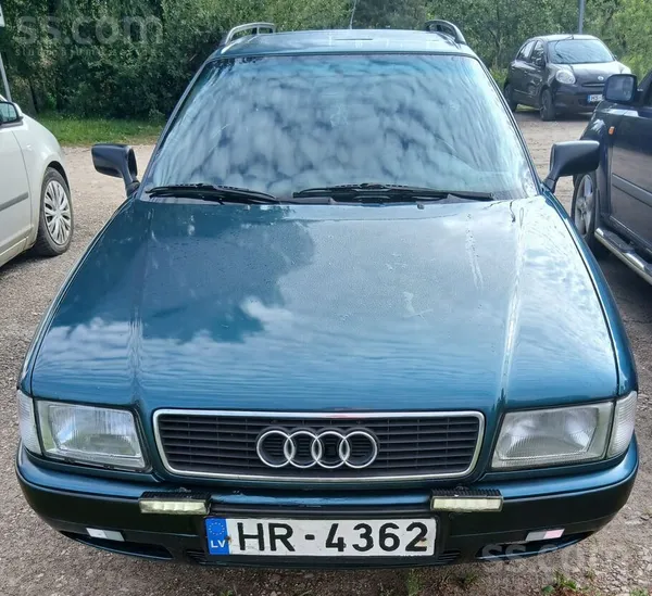 Laba mašīna priekš sava cienījamā vecuma. Vizuāli ir defekti, bet ripo labi. Šajā ziemā uzlikts jauns akumulators. Jaunas vis ...