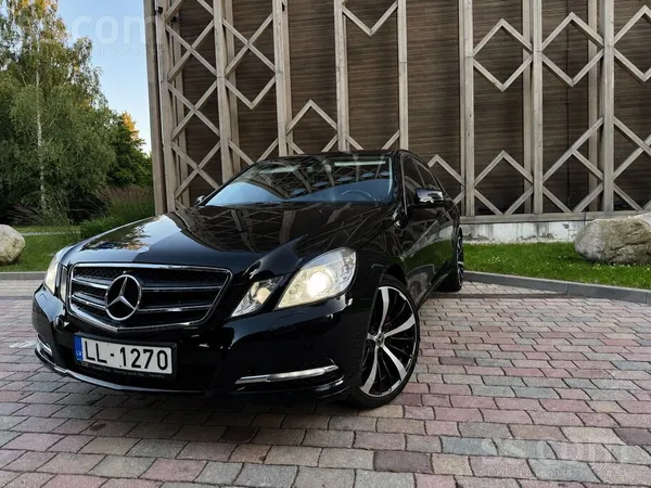 Mercedes Pārdod Mercedes-Benz E200 (W212)