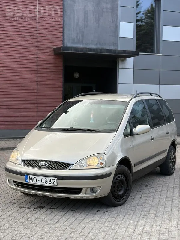 Ford Ļoti labs ietilpīgs darba auto.
