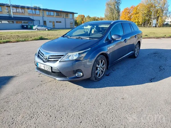 Uzticams un ietilpīgs auto. Aprīkojums norādīts zemāk. Komplektā ir otrs lie