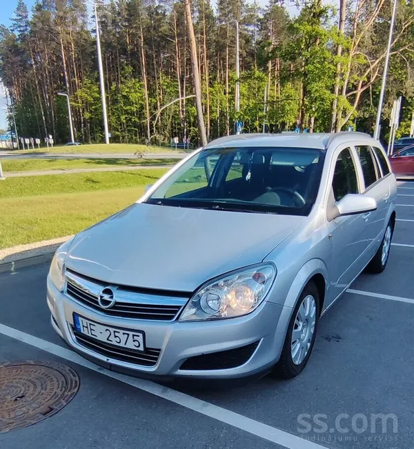 Opel Tiek pārdots ģimenes auto Opel Astra 2008 gada 1.7
