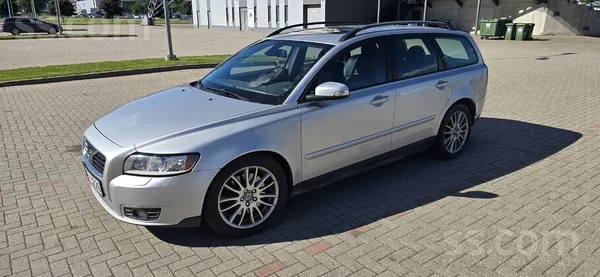 Volvo Īpašnieks pārdod Volvo V50. Saliktas daudz jaunas 
