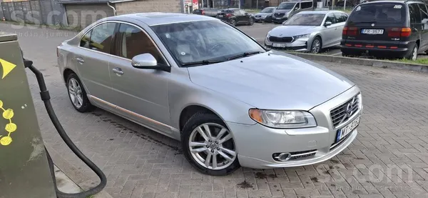 Volvo S80 седан рестаил автомат. хорошее состояние всё р