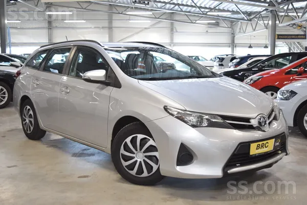 Toyota Toyota Auris, 2015.gada. 1.6l Benzīns, 97 Kw (132 