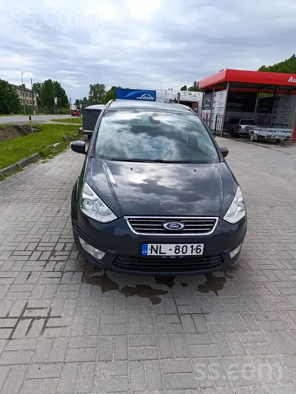 Ford Pārdod vai maina ģimenes auto. Tehniski labā kārtī