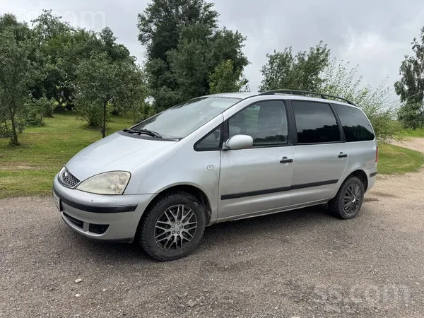 Ford Pārdod labu auto sēdies un brauc. Pēdejo pus gadu