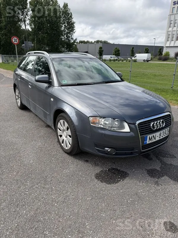 Audi Ir nelieli vizuāli defekti, tehniski labā stāvoklī