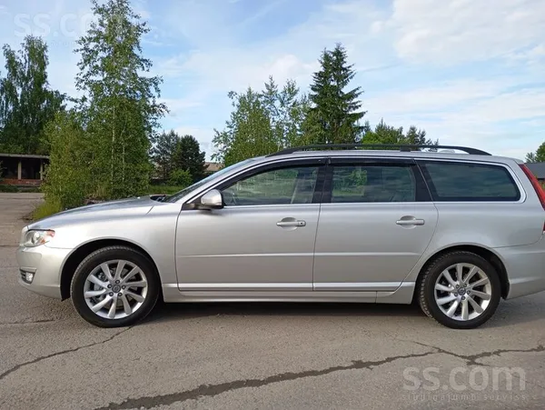 Volvo Tokko no Beļgijas. V70 D3 2.0-5 .Bēz Stavokli. Jēk