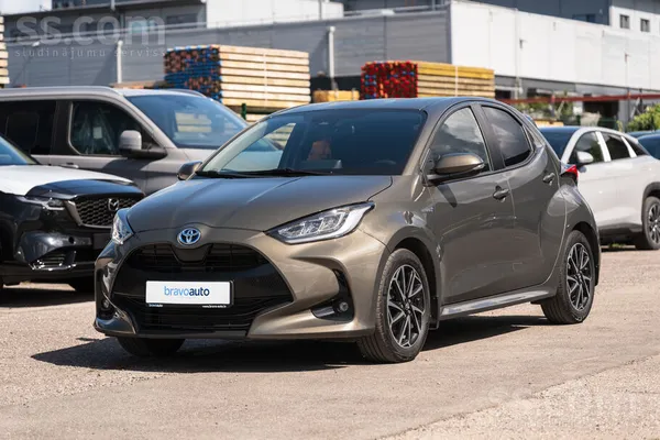 Toyota Toyota Yaris 1.5 Hybrids 68kW/92zs; Dīlera servisa