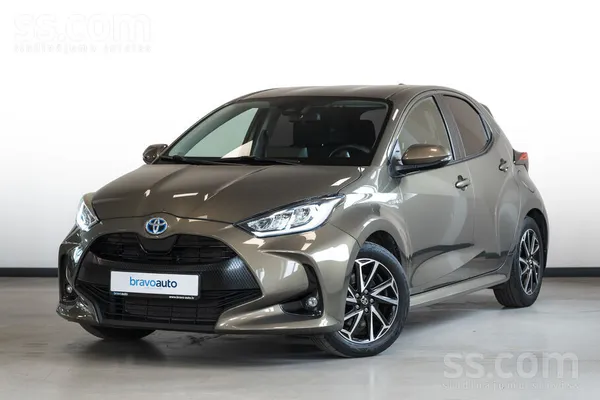 Toyota Yaris 1.5 Hybrids 68kW/92zs; Dīlera servisa vēsture; Ļoti laba komple