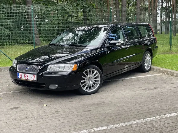 Volvo V70 2.4 D5 120 kw 5 cilindru motors -Summum komplektācija. Tikko iedzī