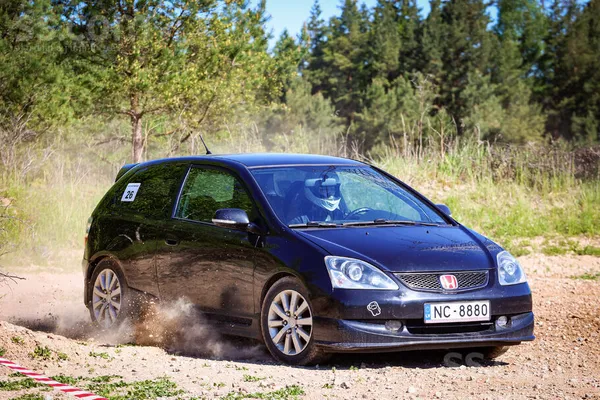 Honda Pārdodu 1.6 Civic, tehniski un vizuāli normālā stā