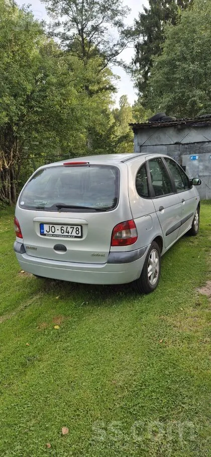 Renault Pārdodu automašīnu darba kārtībā. Līdzi dodu labas