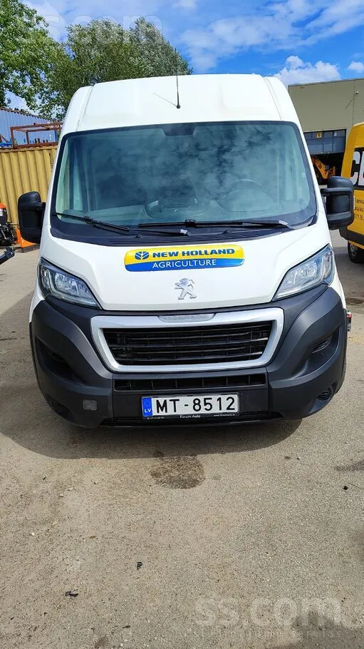 Peugeot Uzņiemums padrdod: Peugeot Boxer. 