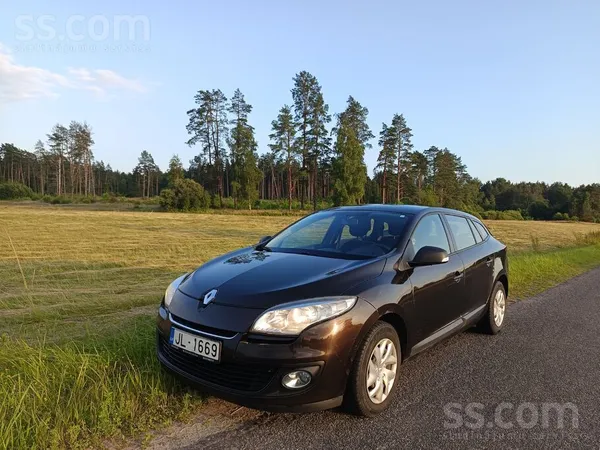 Renault Pārdod lielisku, koptu Renault Megane (2013). Cena
