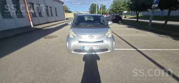 Toyota Продается Toyota IQ, автомобиль в хорошем техничес