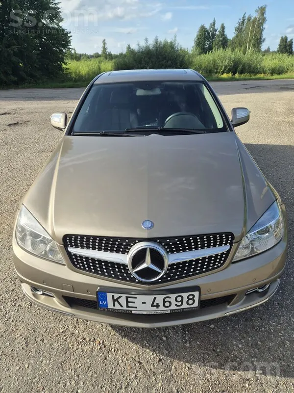 Mercedes Pārdodu labi koptu Mercedes C220.