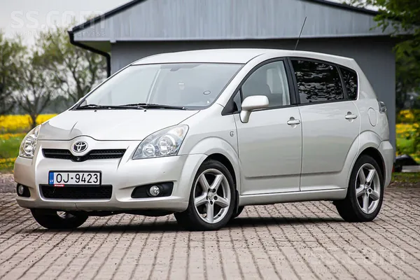 Toyota Corolla Verso 2, 2d 130kw. 

Virsbūves krāsa : Classic Silver Metal