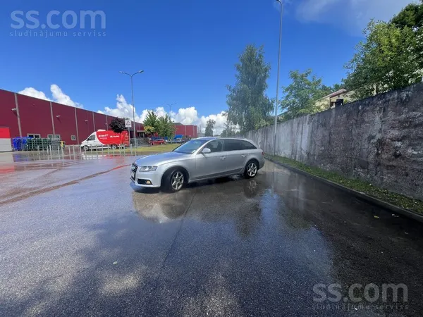 Audi Audi a4 laba tehniska stāvokli ne kad nav pievīlus