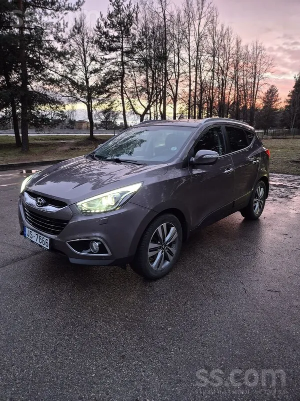 Hyundai Īpašnieks pārdod Hyundai IX 35., Premium komplektā