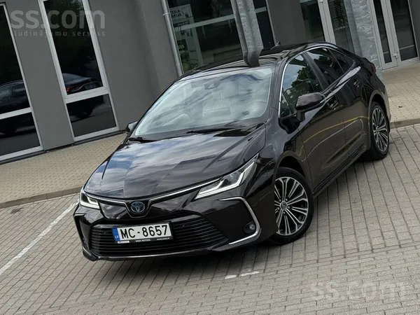 Toyota Pardodu Toyota Corolla ar 1.8i benzin/hybrid motor