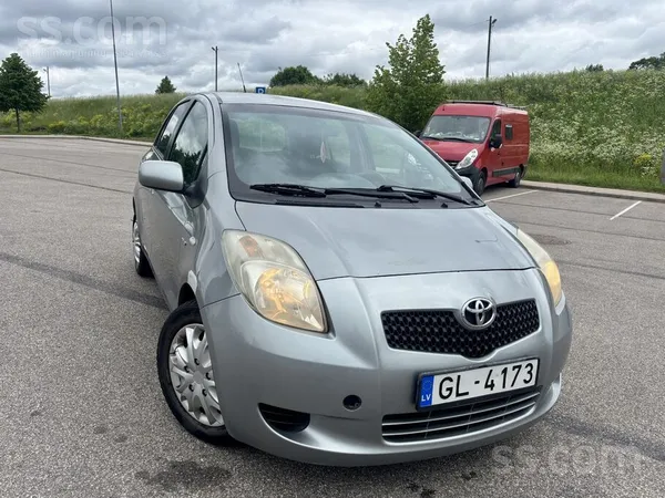 Toyota Авто в хорошем техническом и визуальном состоянии.
