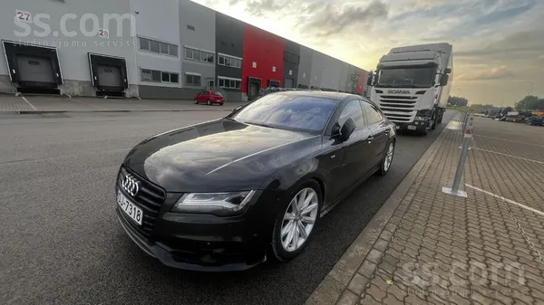 Audi Mašīna ir izcilā tehniskā un vizuālā stāvoklī, mai