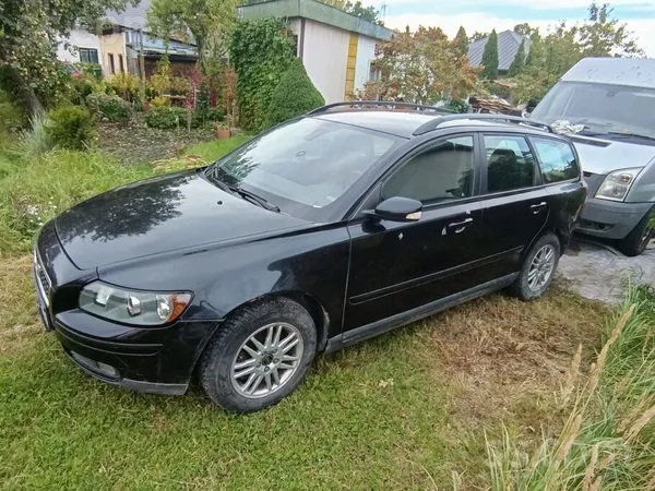 Volvo Продам Volvo V50. ТО до 15.09.2026. Недавно лопнул
