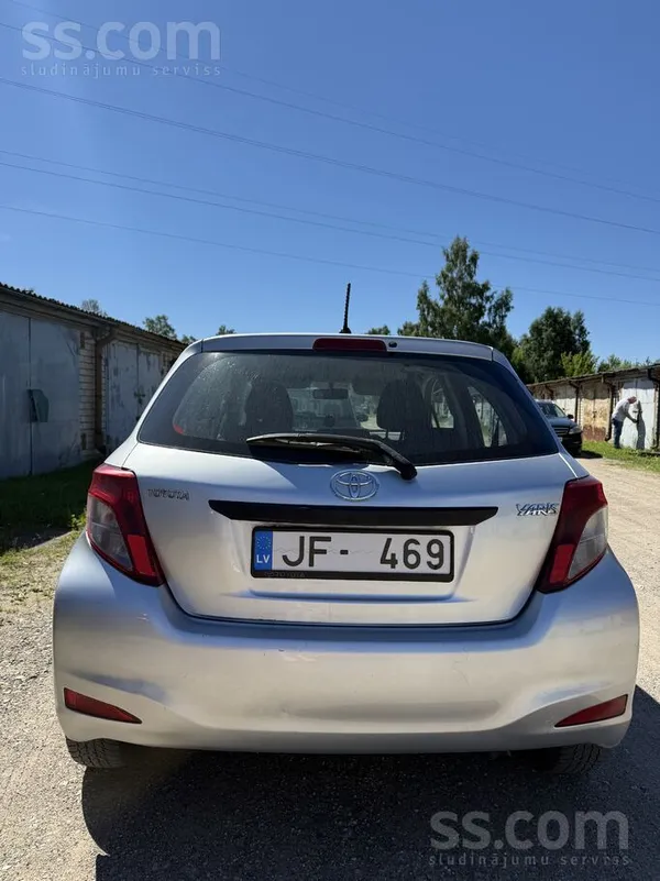 Toyota Продаётся экономичный Toyota Yaris с двигателем 1.