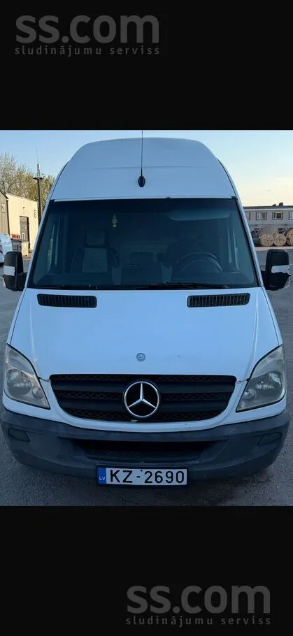 Mercedes Pārdod uzticamu un ekonomisku Mercedes-Benz Sprint